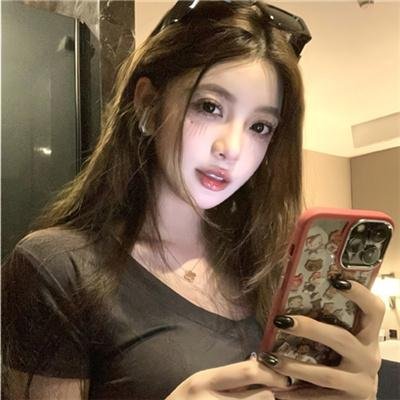 一个攞景的少年